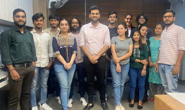 A start-up with the superpower to customize your gifts.