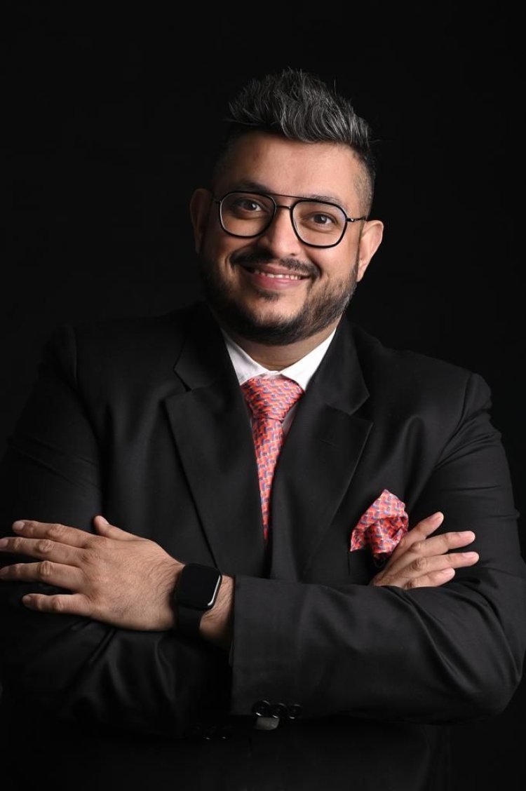 Meet Rachit Bakshi,  renowned Super Luxury Homes Specialist in South Delhi. He has a rich 17 year experience of the real state industry which makes him stand out of the crowd.