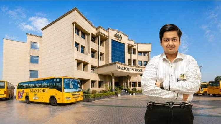 JEE Main 2026 Topper Maxfort School Rohini’s Aditya Gupta Scores Perfect 300300, Secures AIR 1